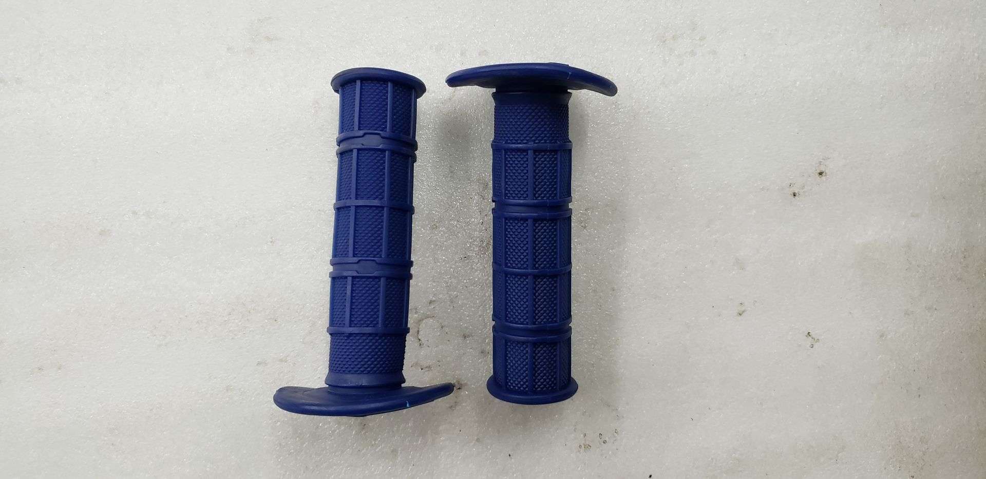 BLUE-HAND-GRIP_Chinese_22833_1.jpeg