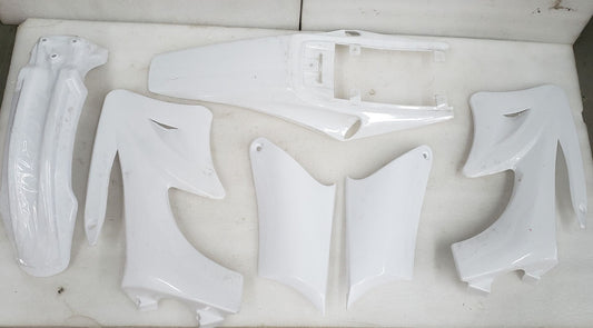 WHITE-BODY-KIT_Chinese_23701_1.jpeg