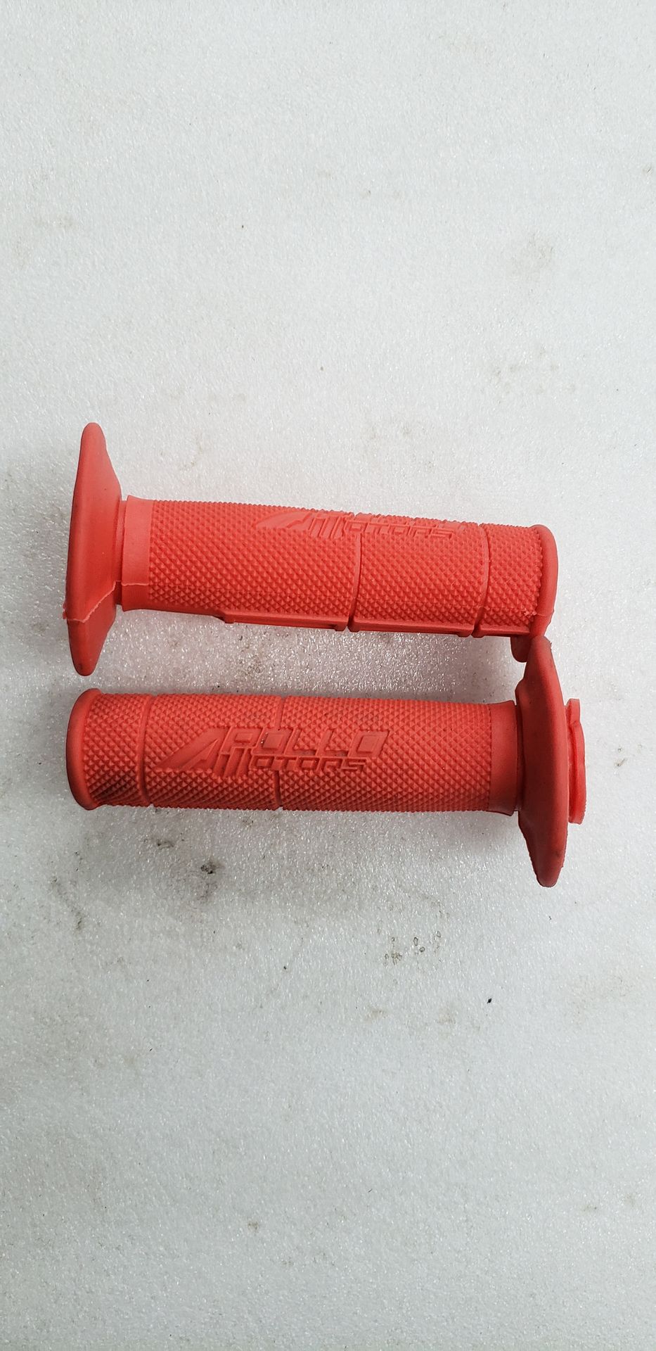 am-grips-red_Chinese_21398_1.jpeg
